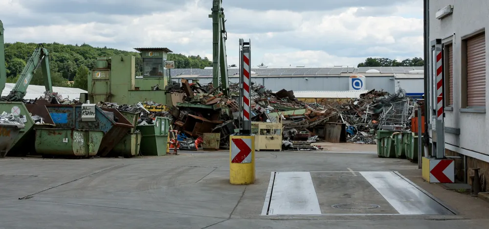Betriebshof mit LKW-Waage