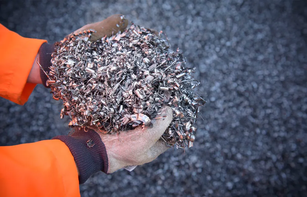 Hand voll Metallspäne